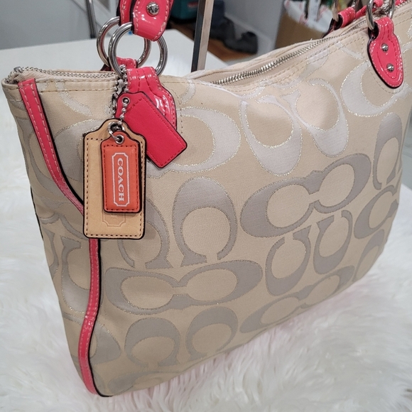 🔹️COACH 🔹️ metallic signature sateen tote ✨️🩷[ With Flaws] - Picture 14 of 17